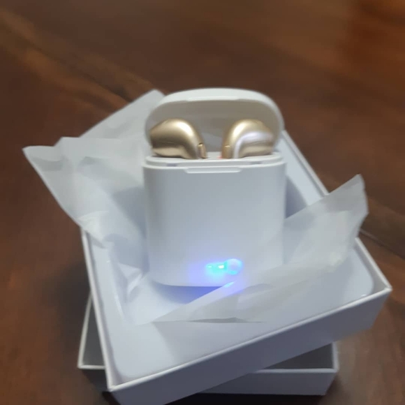 Wireless Bluetooth Earbud i7s TWS - Picture 2 of 13